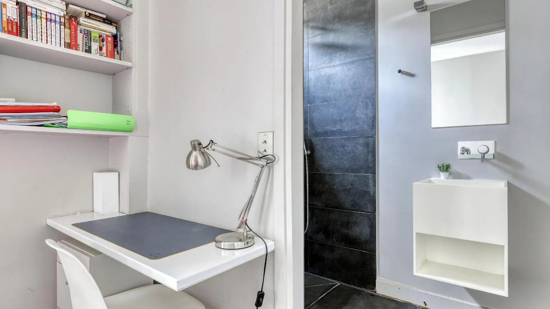 Wonderful & Large Flat In The 7th - Eiffel Tower