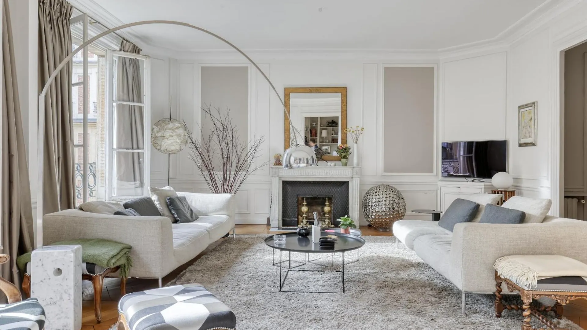 Wonderful & Large Flat In The 7th - Eiffel Tower Apartman Párizs