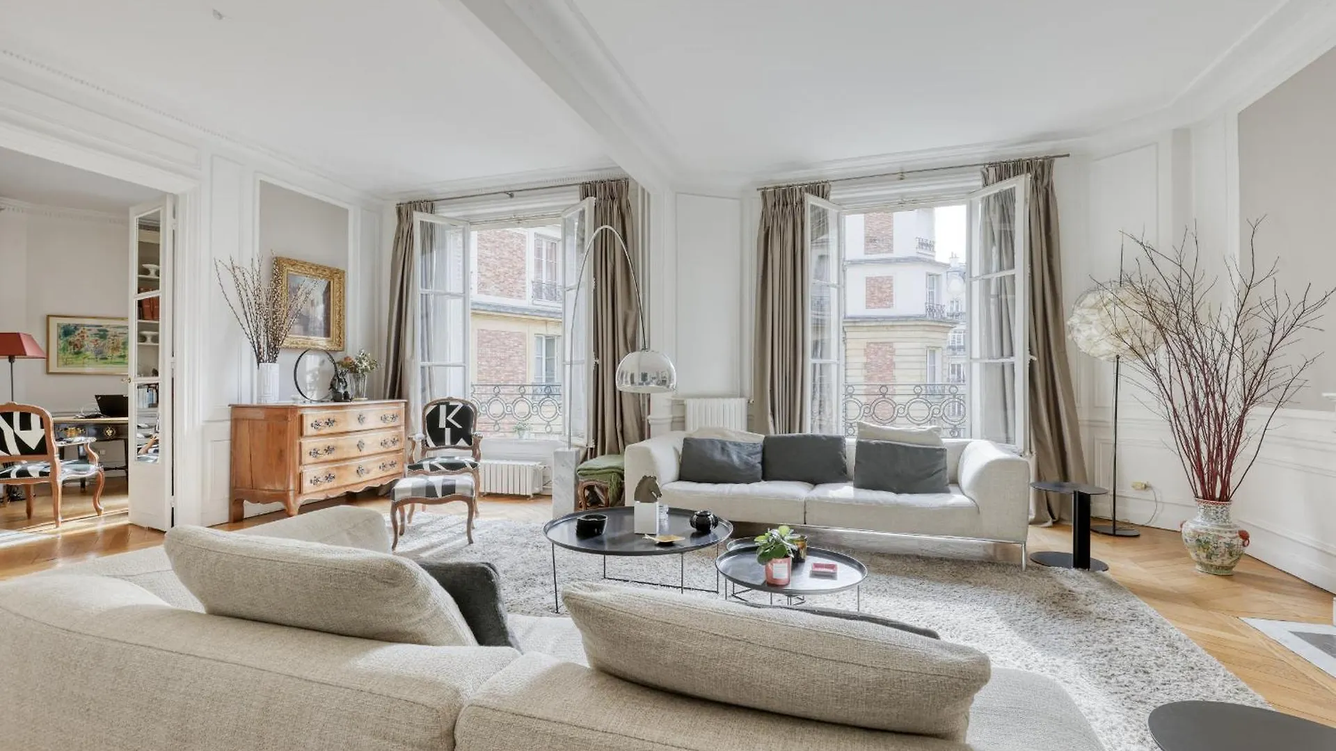Wonderful & Large Flat In The 7th - Eiffel Tower Apartment