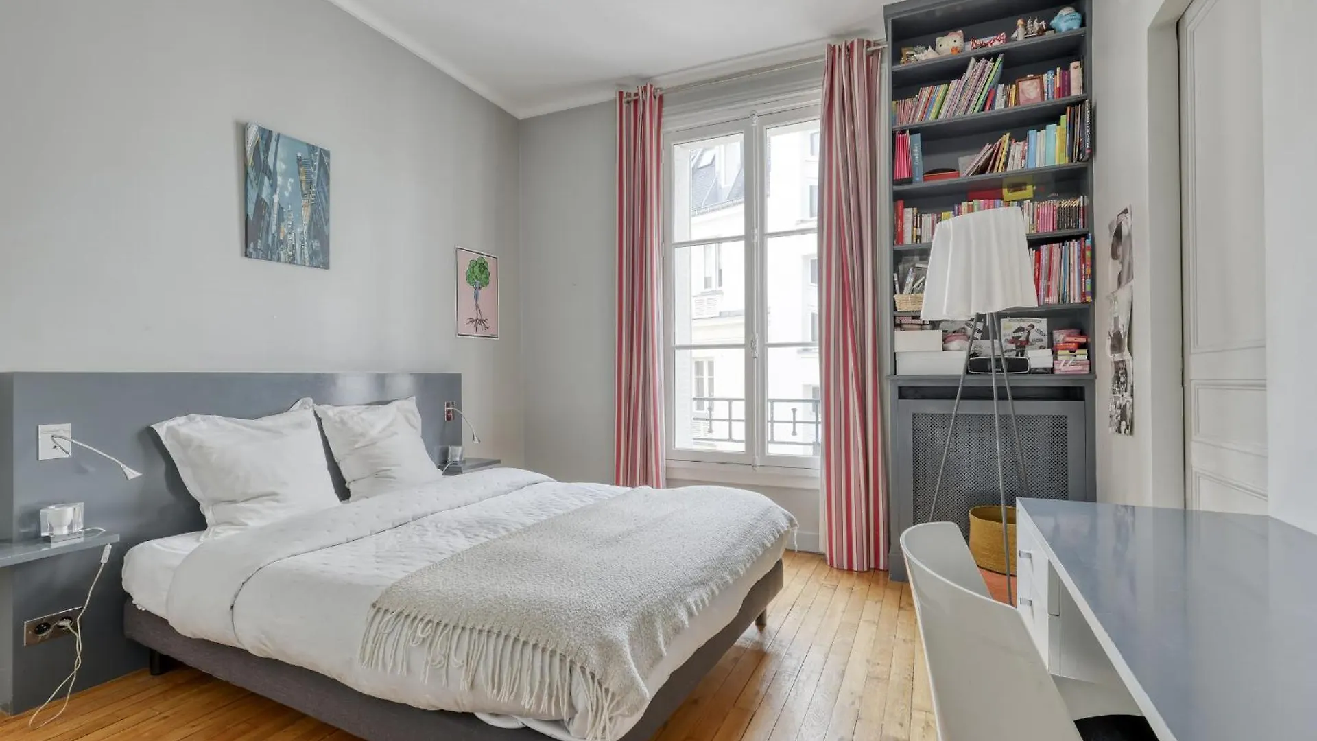 Wonderful & Large Flat In The 7th - Eiffel Tower *