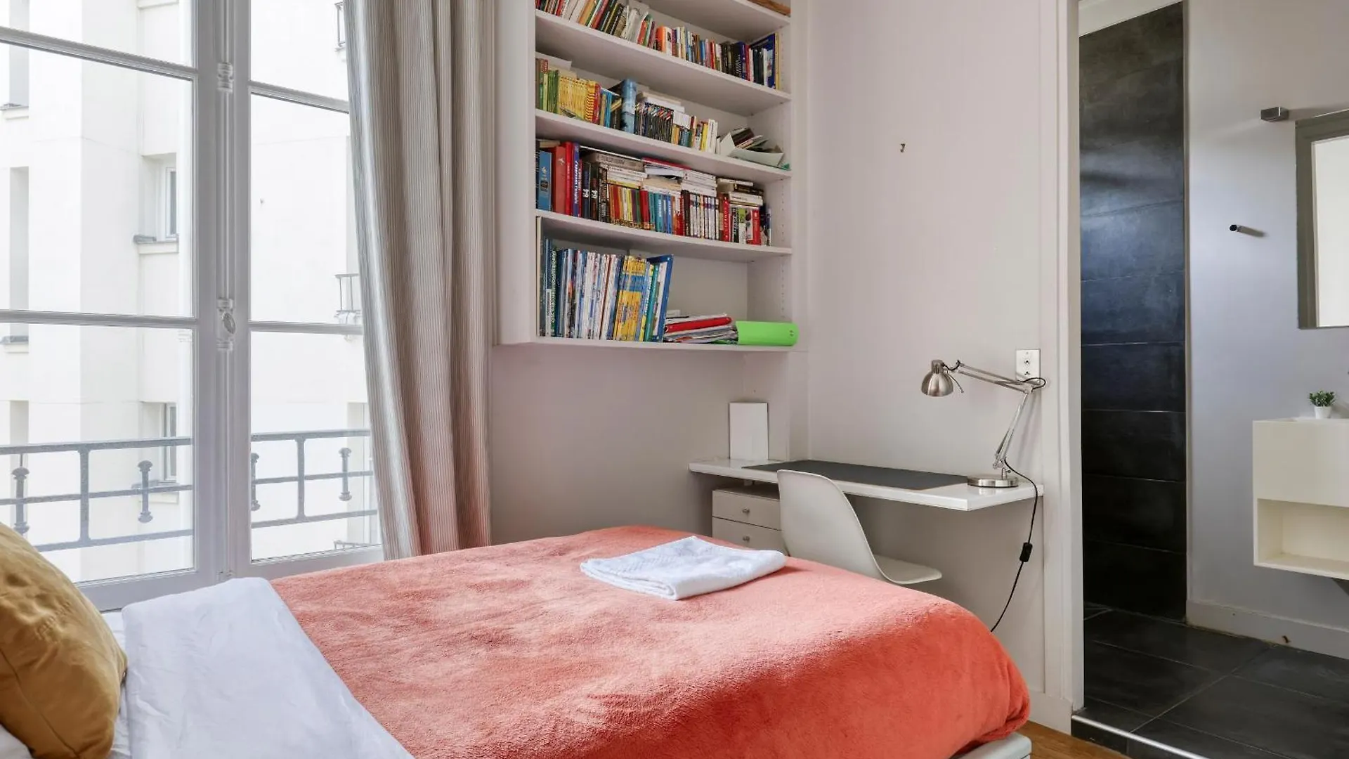 Wonderful & Large Flat In The 7th - Eiffel Tower Apartment