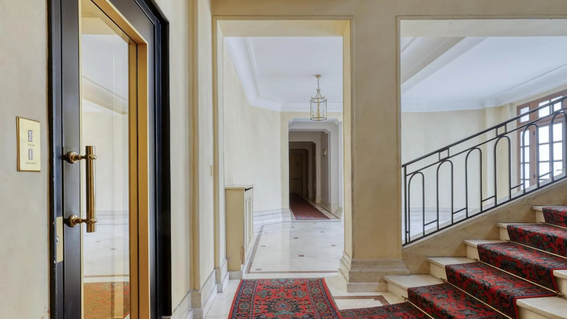Wonderful & Large Flat In The 7th - Eiffel Tower * Párizs